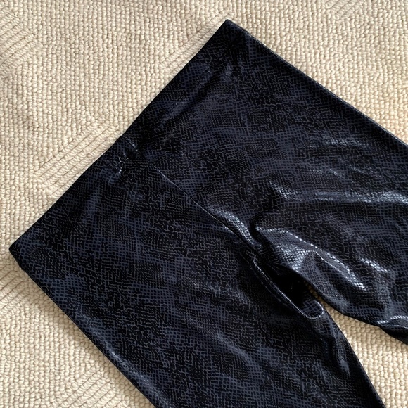 Blogger Snakeskin Leggings Small - Picture 3 of 7
